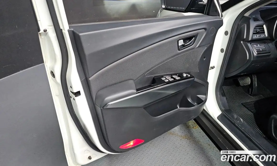 SsangYong TIBOLI 2018 1.6 автомат (гидро), фото 14 SsangYong TIBOLI 2018 1.6 автомат (гидро), фото 14