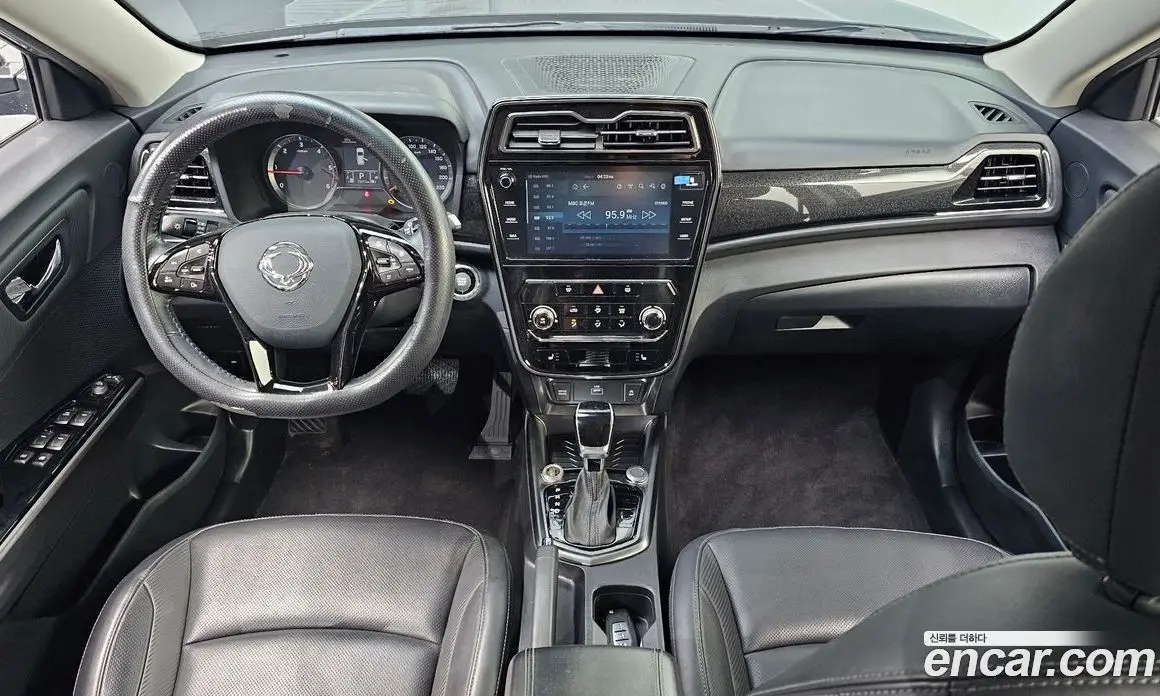 SsangYong TIBOLI 2019 1.6 автомат (гидро), фото 10 SsangYong TIBOLI 2019 1.6 автомат (гидро), фото 10