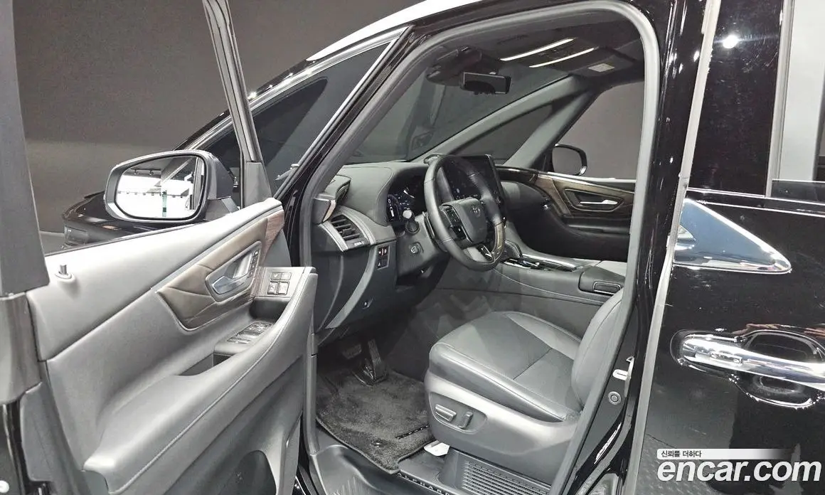 Toyota Alphard 2025 2.5 автомат (гидро), фото 13