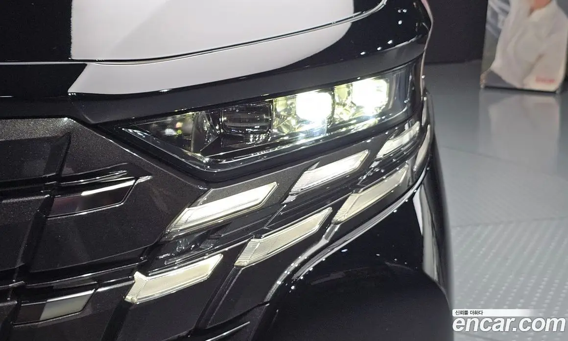 Toyota Alphard 2025 2.5 автомат (гидро), фото 8