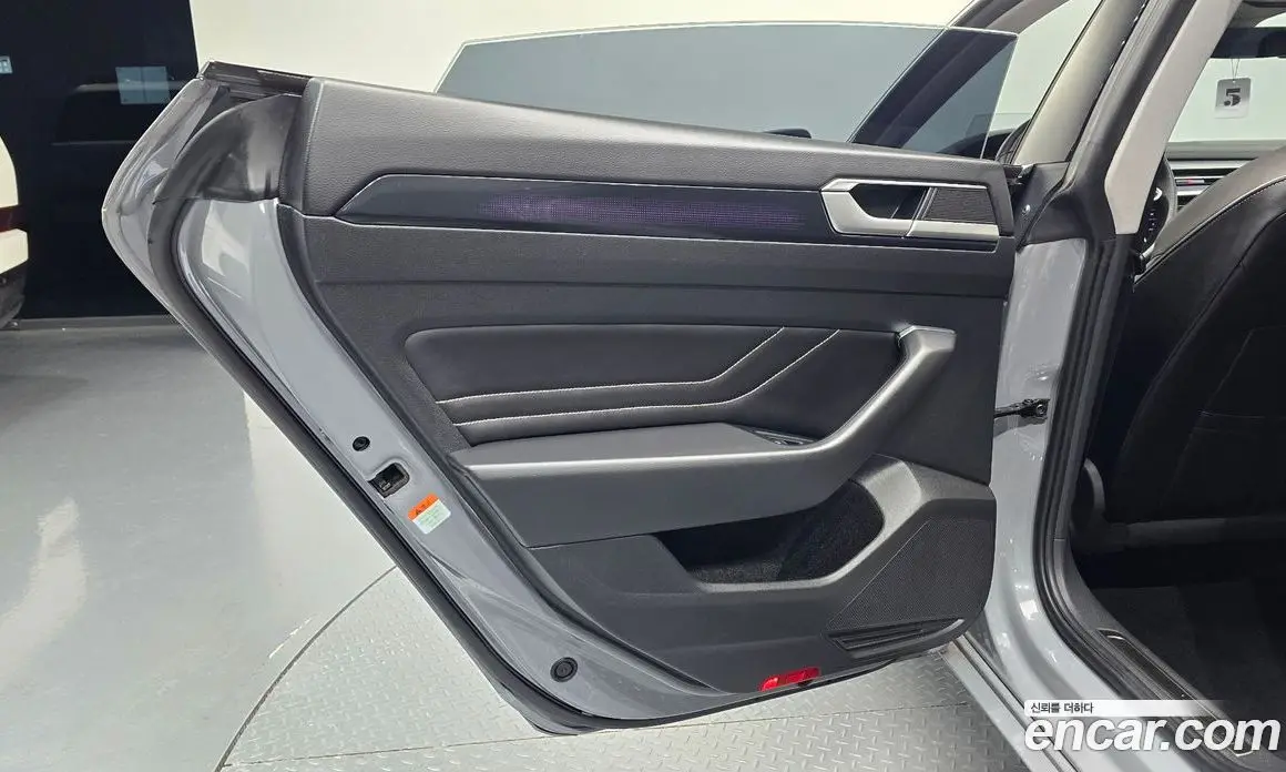 Volkswagen Arteon 2023 2.0 автомат (гидро), фото 14 Volkswagen Arteon 2023 2.0 автомат (гидро), фото 14