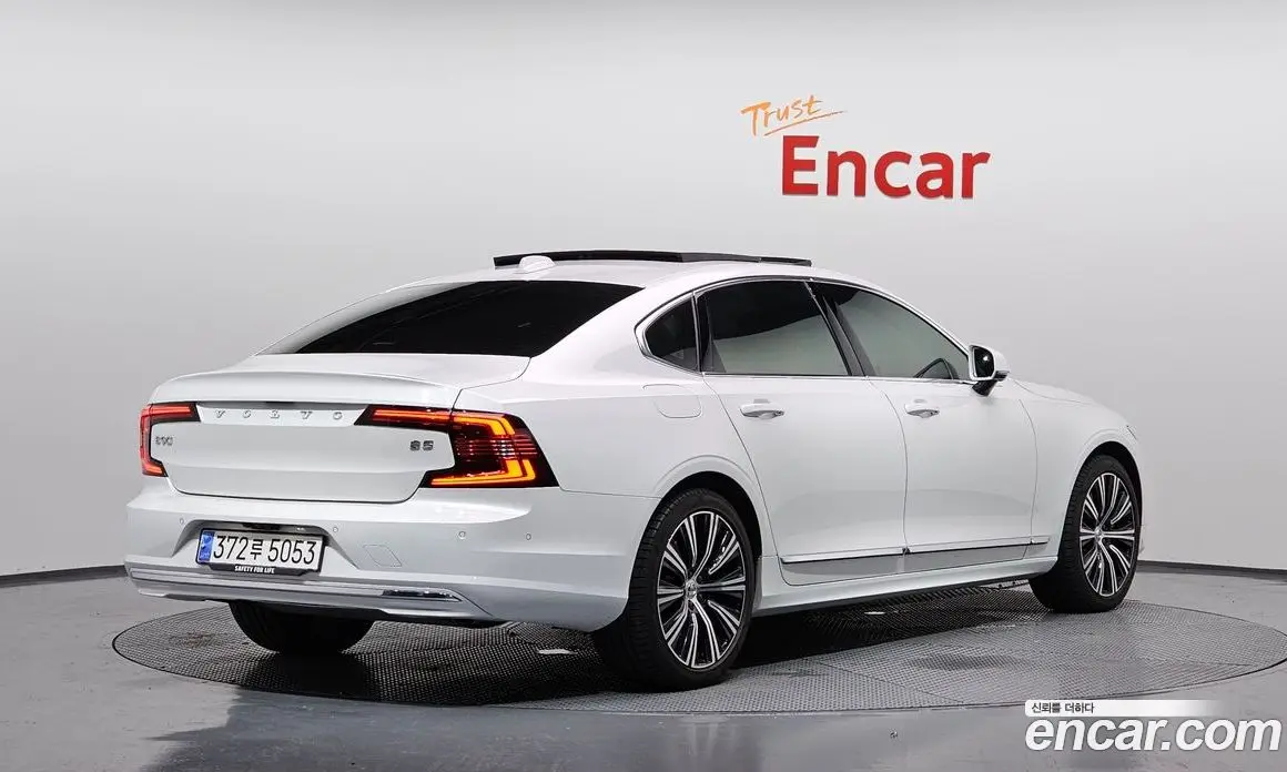 Volvo S90 2023 2.0 автомат (гидро), фото 2 Volvo S90 2023 2.0 автомат (гидро), фото 2