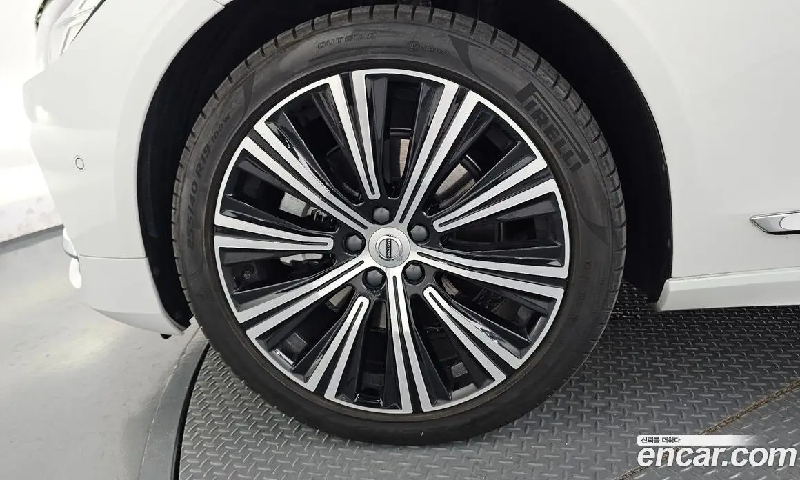 Volvo S90 2023 2.0 автомат (гидро), фото 5 Volvo S90 2023 2.0 автомат (гидро), фото 5