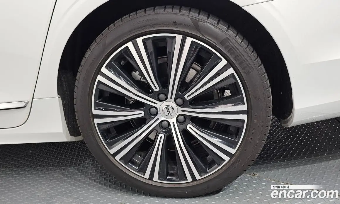 Volvo S90 2023 2.0 автомат (гидро), фото 7 Volvo S90 2023 2.0 автомат (гидро), фото 7