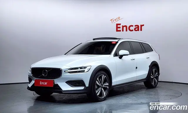 Volvo V60, 2020, 88 240 км