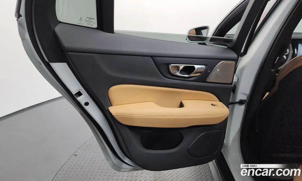 Volvo V60 2020 2.0 автомат (гидро), фото 15 Volvo V60 2020 2.0 автомат (гидро), фото 15