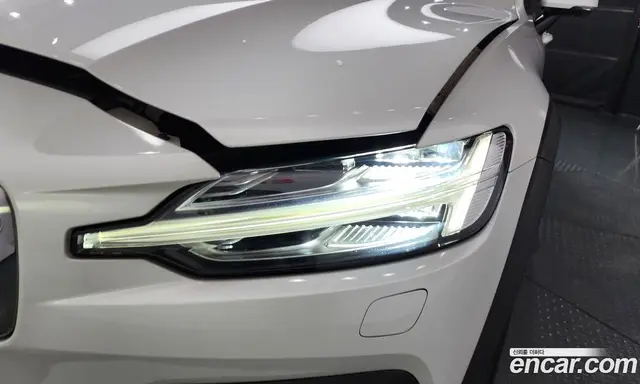 Volvo V60 2020 2.0 автомат (гидро), миниатюра 8 Volvo V60 2020 2.0 автомат (гидро), миниатюра 8
