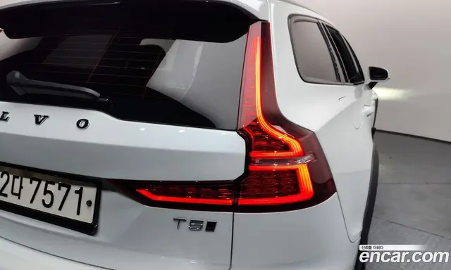 Volvo V60 2020 2.0 автомат (гидро), миниатюра 9 Volvo V60 2020 2.0 автомат (гидро), миниатюра 9