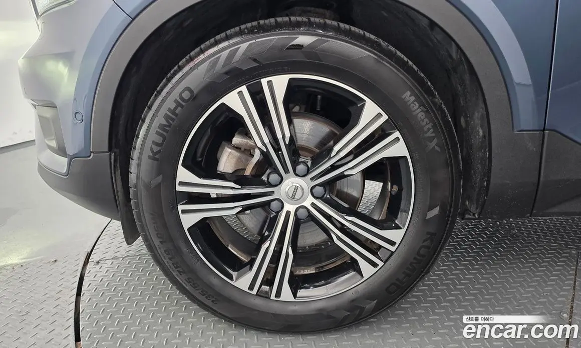 Volvo XC40 2019 2.0 автомат (гидро), фото 5 Volvo XC40 2019 2.0 автомат (гидро), фото 5