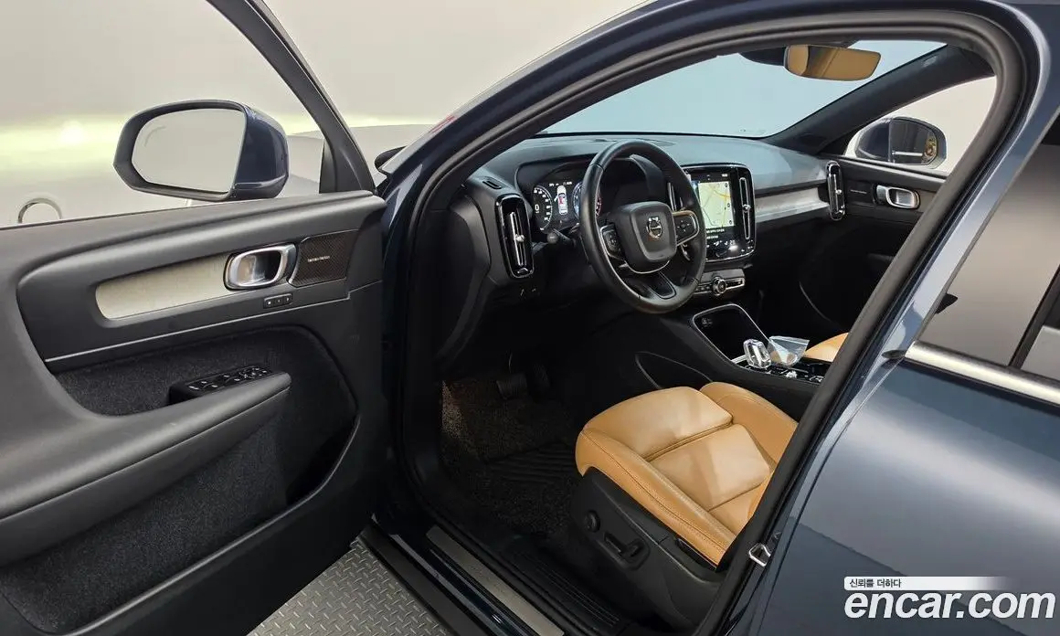 Volvo XC40 2019 2.0 автомат (гидро), фото 10 Volvo XC40 2019 2.0 автомат (гидро), фото 10