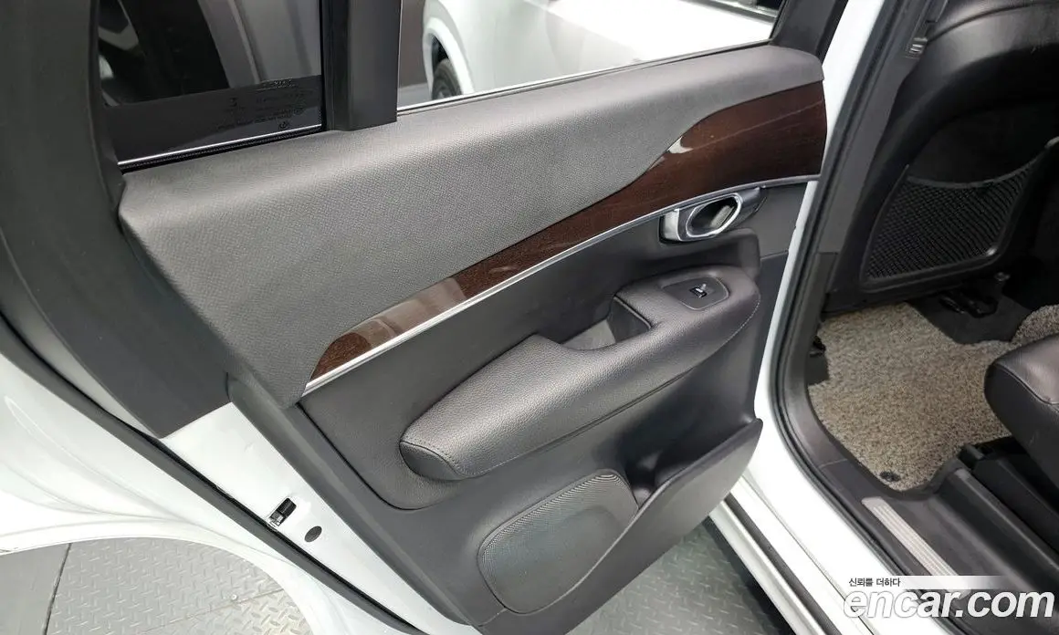 Volvo XC90 2019 2.0 автомат (гидро), фото 15 Volvo XC90 2019 2.0 автомат (гидро), фото 15