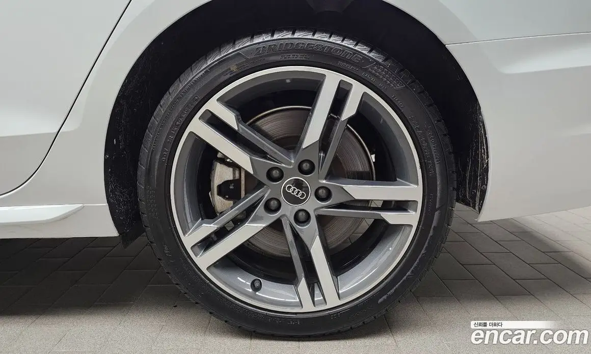 Audi A4 2021 2.0 автомат (гидро), фото 7