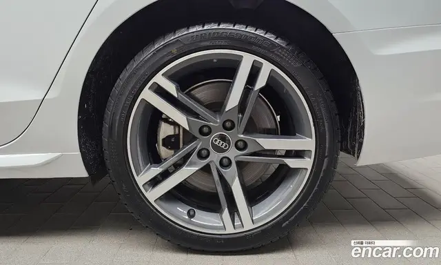 Audi A4 2021 2.0 автомат (гидро), миниатюра 7