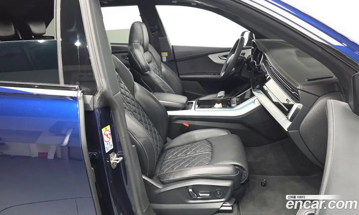 Audi Q8 2023 3.0 автомат (гидро), фото 16