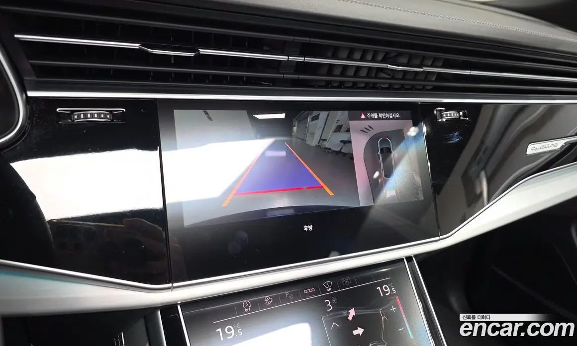 Audi Q8 2023 3.0 автомат (гидро), фото 20