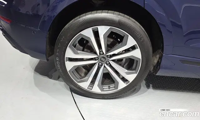 Audi Q8 2023 3.0 автомат (гидро), миниатюра 5