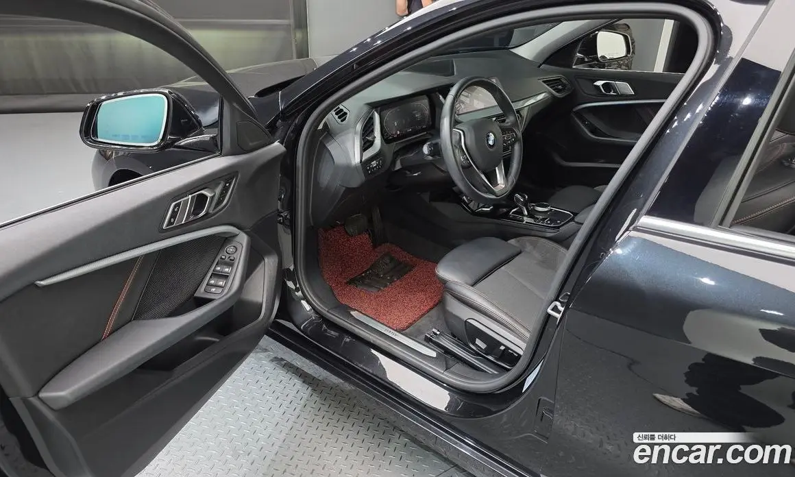 BMW 1 серия 2021 2.0 автомат (гидро), фото 13