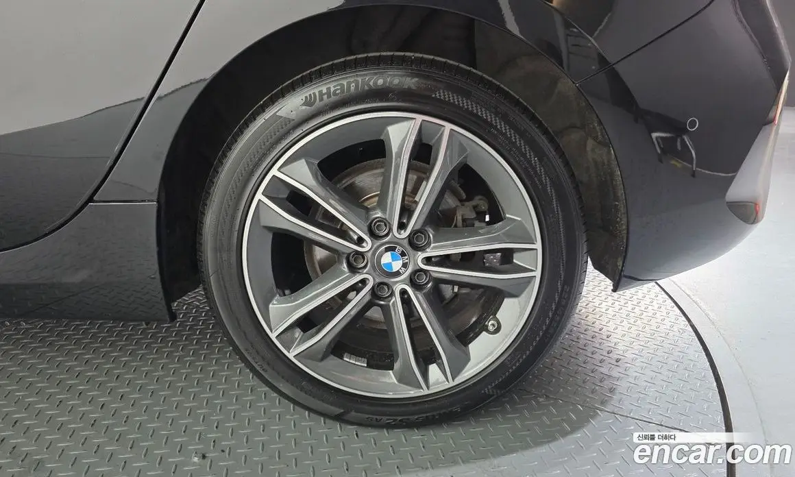 BMW 1 серия 2021 2.0 автомат (гидро), фото 7