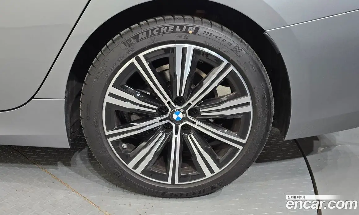 BMW 3 серия 2025 2.0 автомат (гидро), фото 7 BMW 3 серия 2025 2.0 автомат (гидро), фото 7