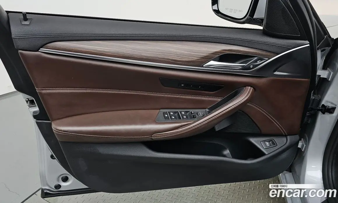 BMW 5 серия 2018 2.0 автомат (гидро), фото 13