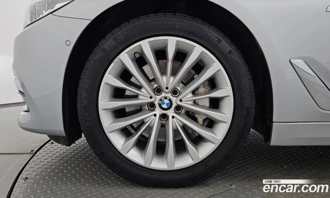 BMW 5 серия 2018 2.0 автомат (гидро), фото 4
