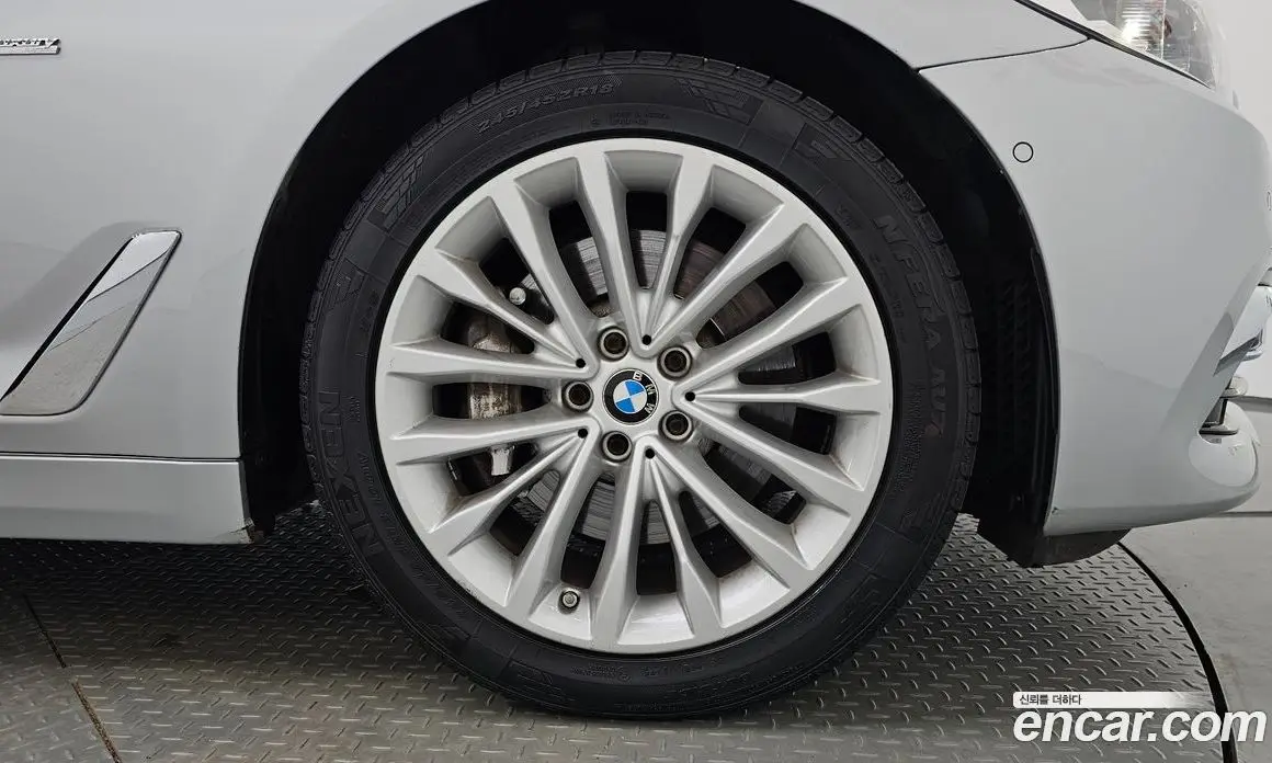 BMW 5 серия 2018 2.0 автомат (гидро), фото 6