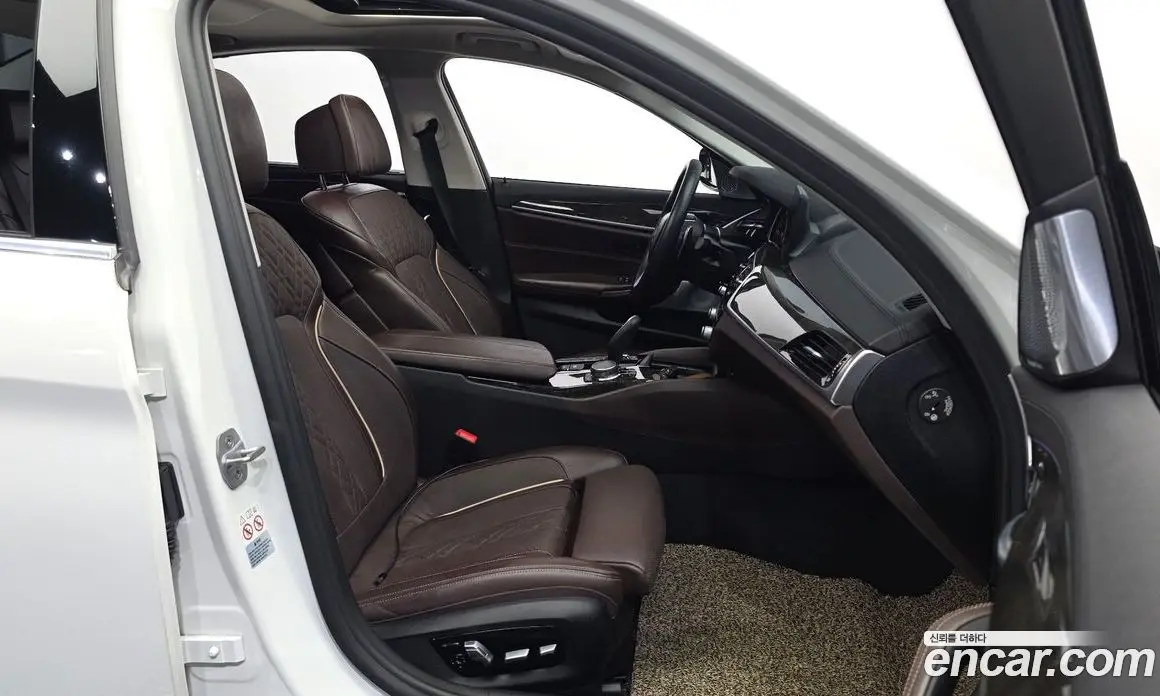 BMW 5 серия 2018 3.0 автомат (гидро), фото 16