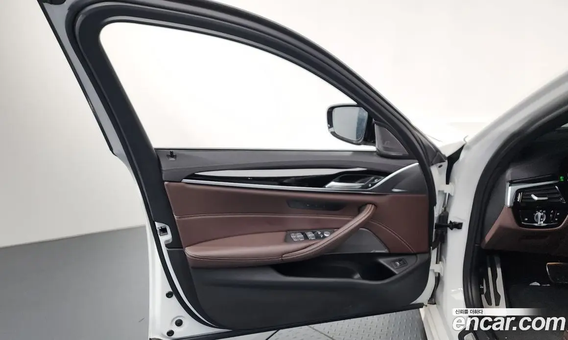 BMW 5 серия 2022 2.0 автомат (гидро), фото 14