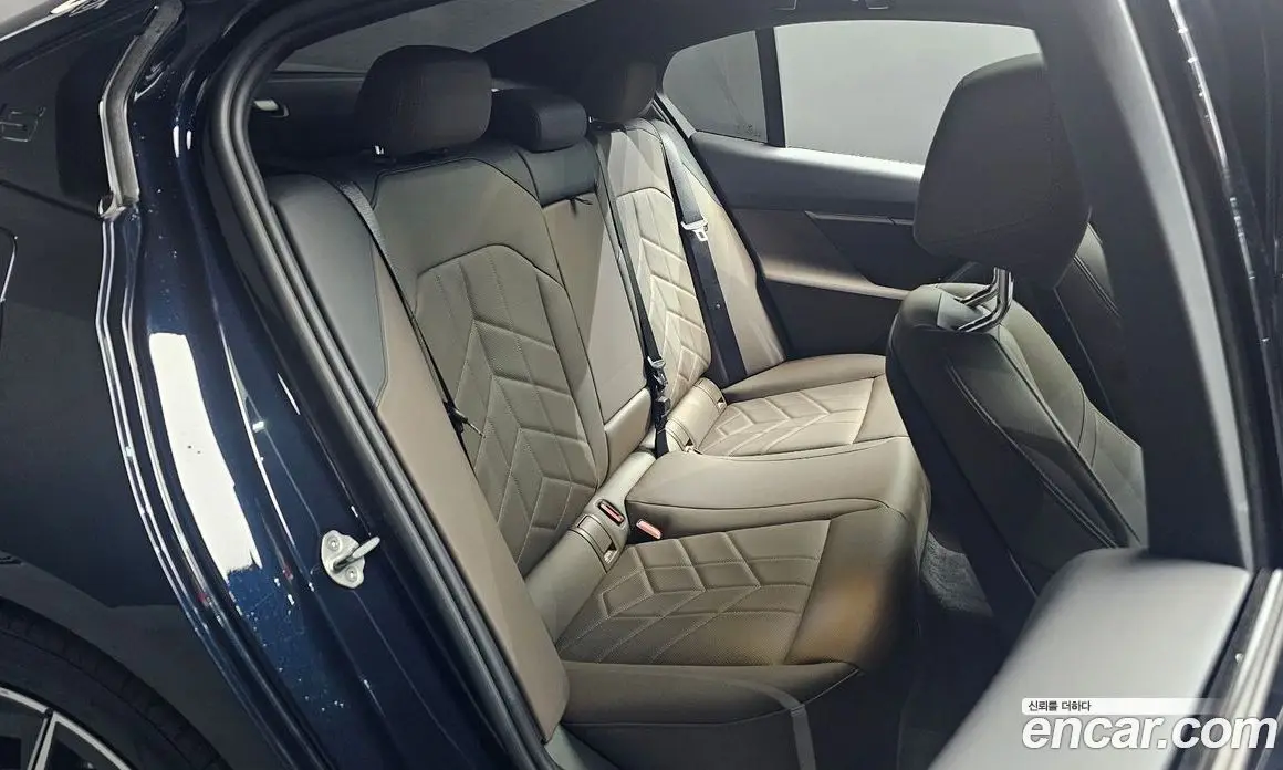 BMW 5 серия 2025 2.0 автомат (гидро), фото 17