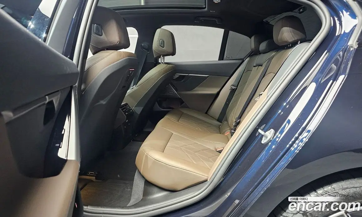 BMW 5 серия 2025 2.0 автомат (гидро), фото 18