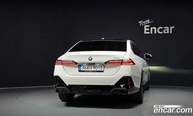 BMW 5 серия 2026 2.0 автомат (гидро), миниатюра 4 BMW 5 серия 2026 2.0 автомат (гидро), миниатюра 4
