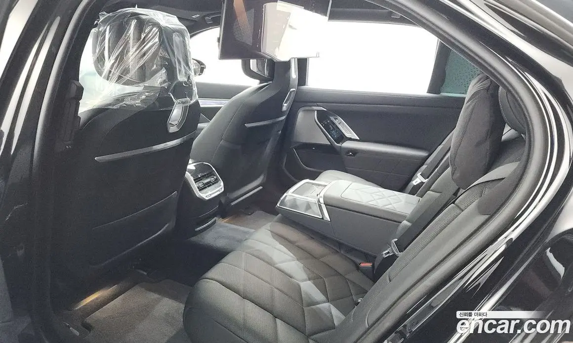 BMW 7 серия 2023 3.0 автомат (гидро), фото 17