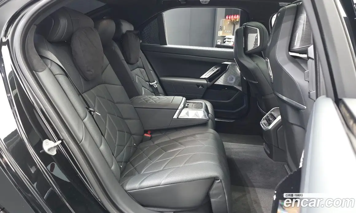 BMW 7 серия 2023 3.0 автомат (гидро), фото 16