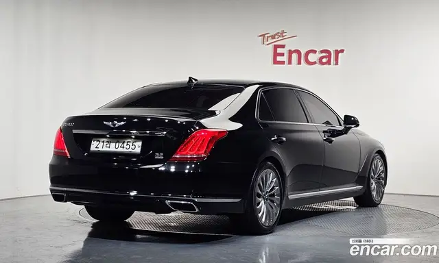 Genesis EQ900, 2016, 132 125 км
