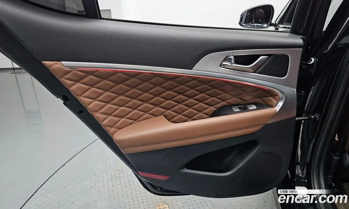Genesis G70 2018 2.0 автомат (гидро), фото 14 Genesis G70 2018 2.0 автомат (гидро), фото 14