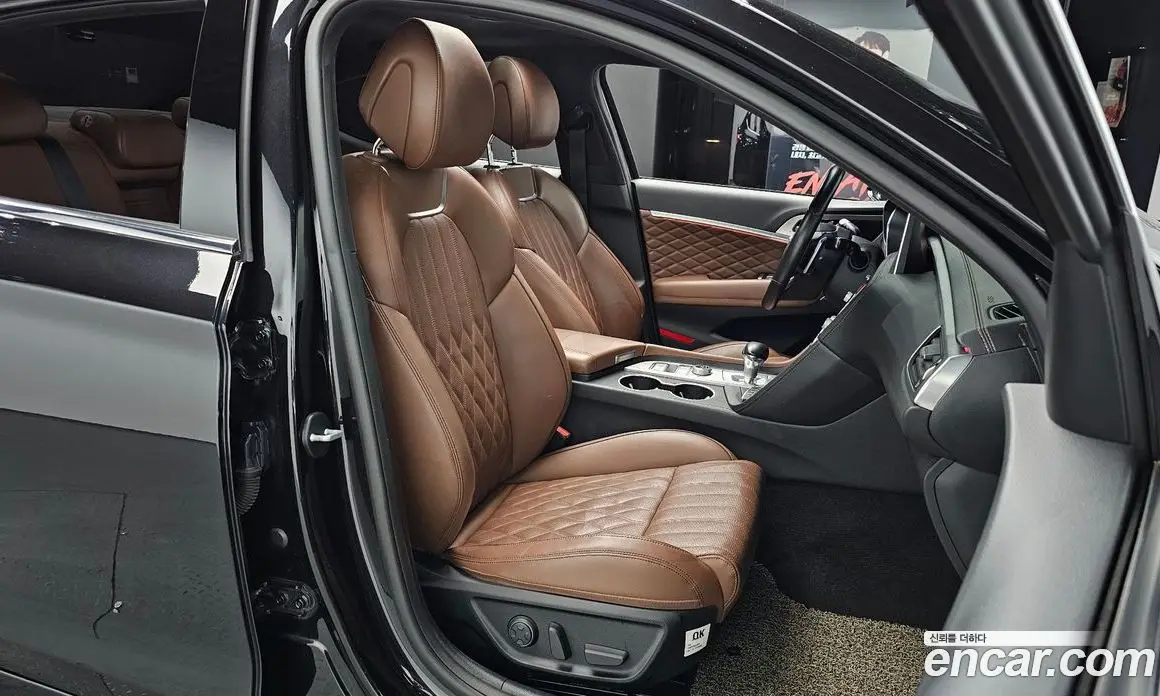 Genesis G70 2018 2.0 автомат (гидро), фото 15 Genesis G70 2018 2.0 автомат (гидро), фото 15