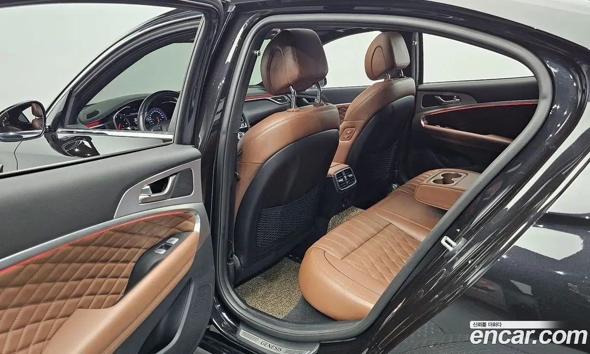Genesis G70 2018 2.0 автомат (гидро), фото 16 Genesis G70 2018 2.0 автомат (гидро), фото 16