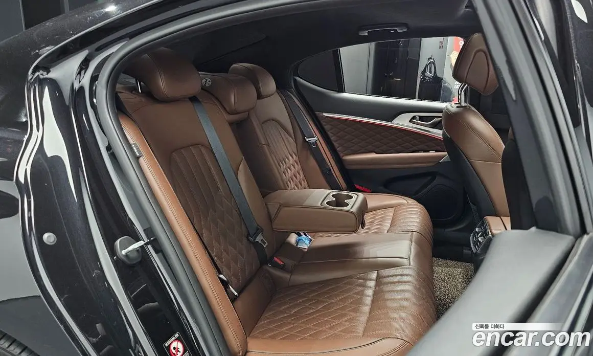 Genesis G70 2018 2.0 автомат (гидро), фото 17 Genesis G70 2018 2.0 автомат (гидро), фото 17