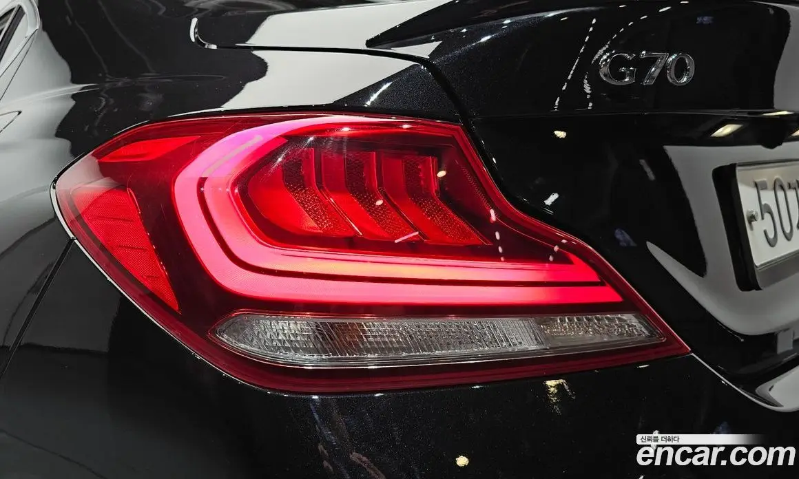 Genesis G70 2018 2.0 автомат (гидро), фото 8 Genesis G70 2018 2.0 автомат (гидро), фото 8