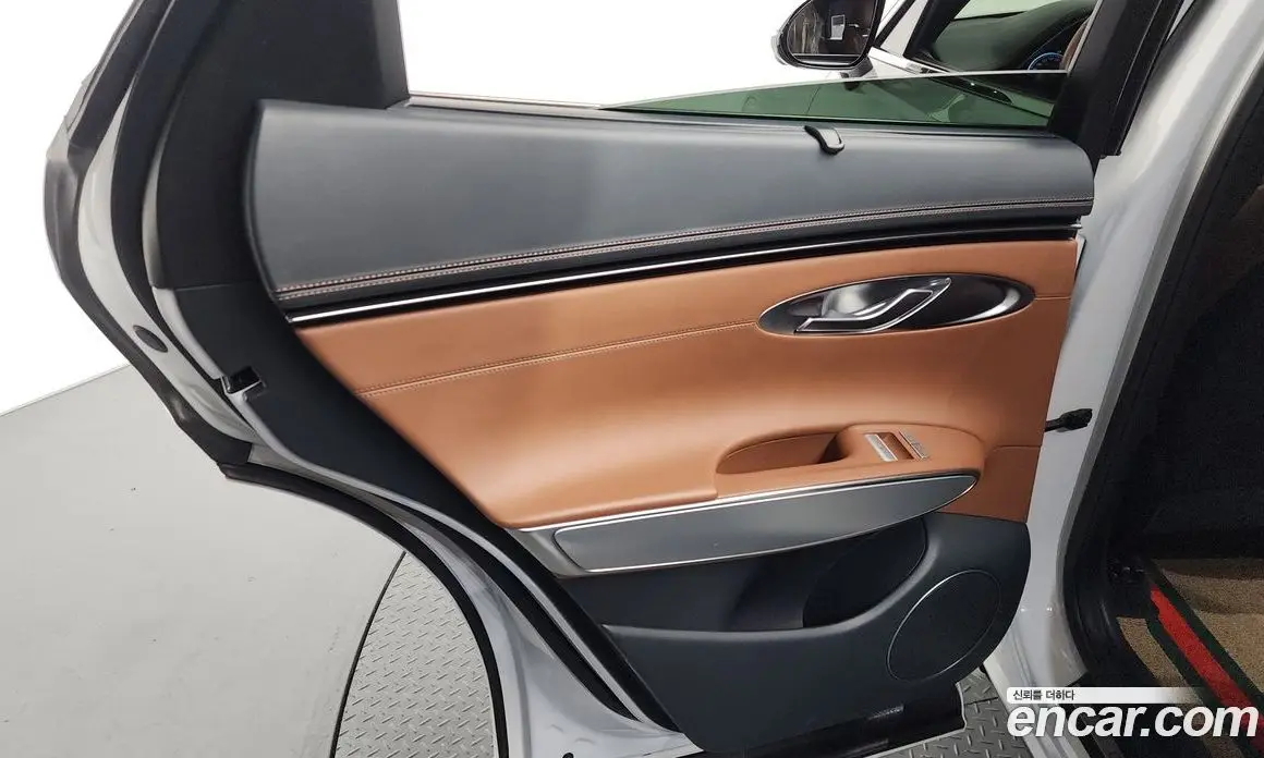 Genesis GV70 2021 2.5 автомат (гидро), фото 14 Genesis GV70 2021 2.5 автомат (гидро), фото 14