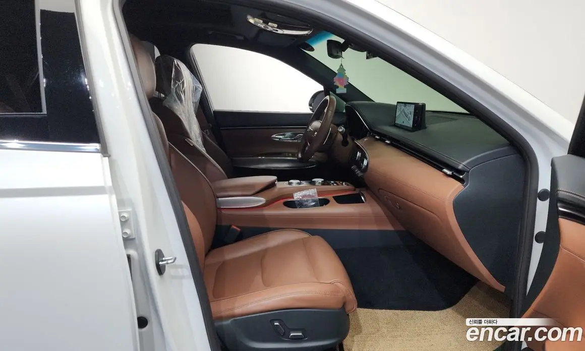 Genesis GV70 2021 2.5 автомат (гидро), фото 16 Genesis GV70 2021 2.5 автомат (гидро), фото 16
