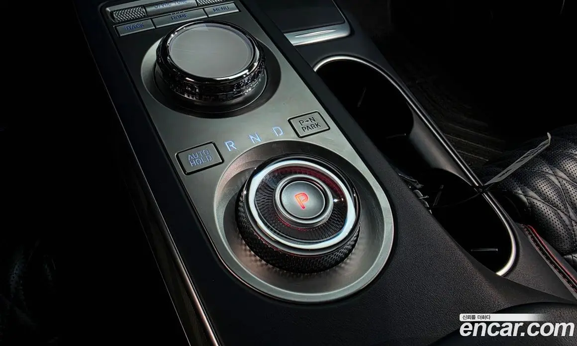 Genesis GV70 2021 2.5 автомат (гидро), фото 12 Genesis GV70 2021 2.5 автомат (гидро), фото 12