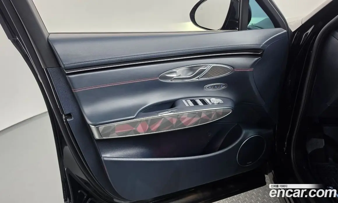 Genesis GV70 2021 2.5 автомат (гидро), фото 14 Genesis GV70 2021 2.5 автомат (гидро), фото 14