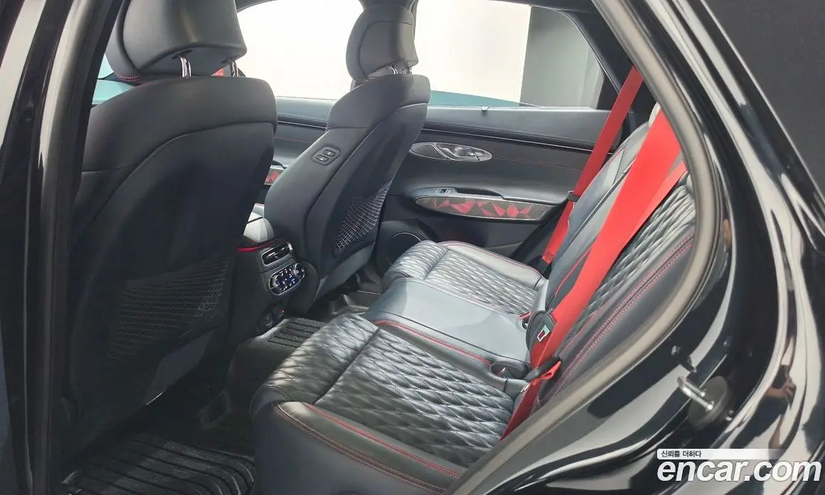 Genesis GV70 2021 2.5 автомат (гидро), фото 17 Genesis GV70 2021 2.5 автомат (гидро), фото 17
