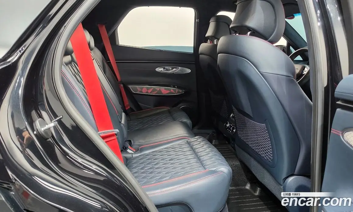 Genesis GV70 2021 2.5 автомат (гидро), фото 18 Genesis GV70 2021 2.5 автомат (гидро), фото 18