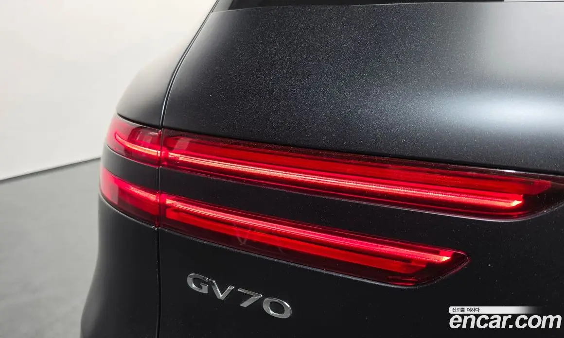 Genesis GV70 2021 2.5 автомат (гидро), фото 9 Genesis GV70 2021 2.5 автомат (гидро), фото 9