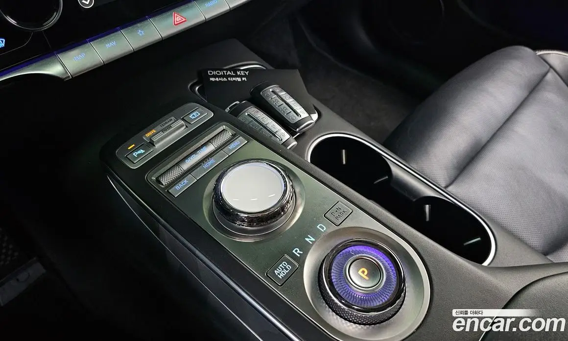 Genesis GV70 2022 0.1 автомат (гидро), фото 11 Genesis GV70 2022 0.1 автомат (гидро), фото 11