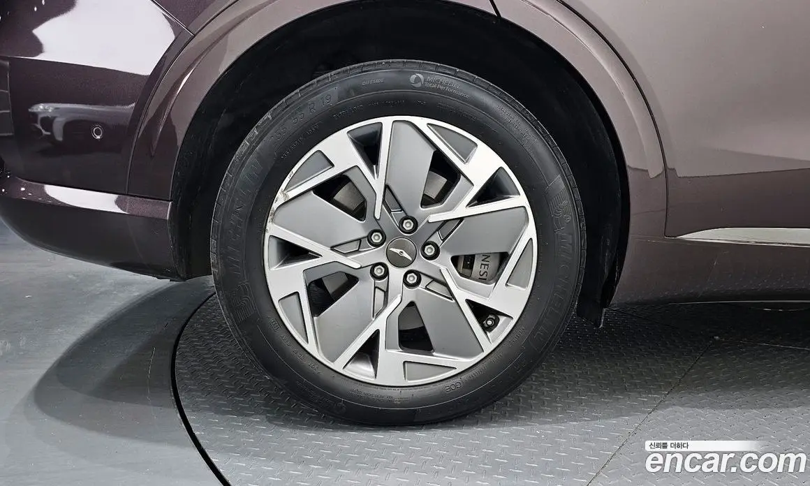 Genesis GV70 2022 0.1 автомат (гидро), фото 4 Genesis GV70 2022 0.1 автомат (гидро), фото 4