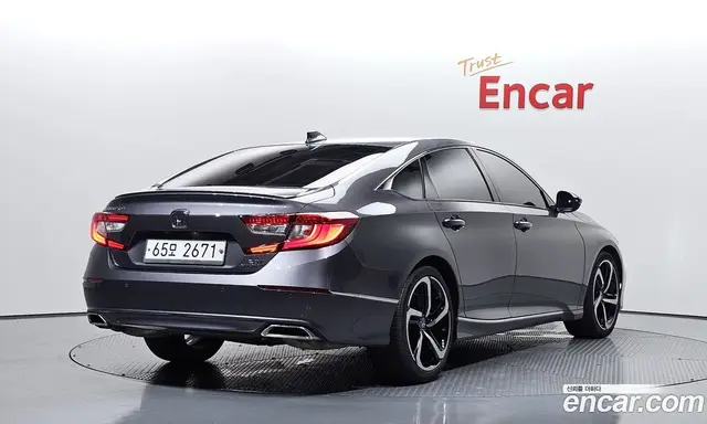 Honda Accord 2018 2.0 автомат (гидро), миниатюра 2