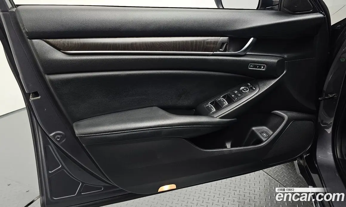 Honda Accord 2018 2.0 автомат (гидро), фото 14